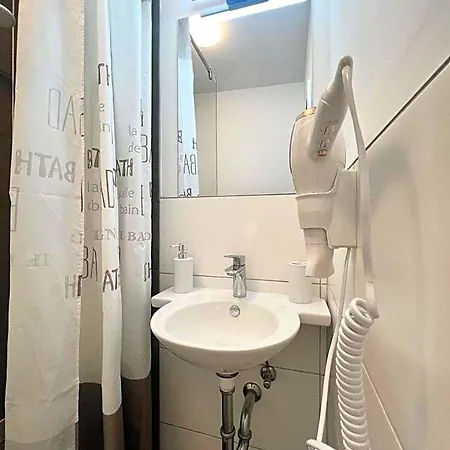 Hostel Domizil *